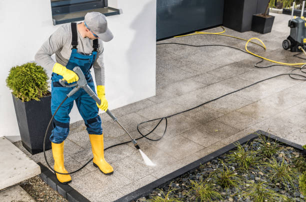 Best Garage Pressure Washing  in Holland, TX